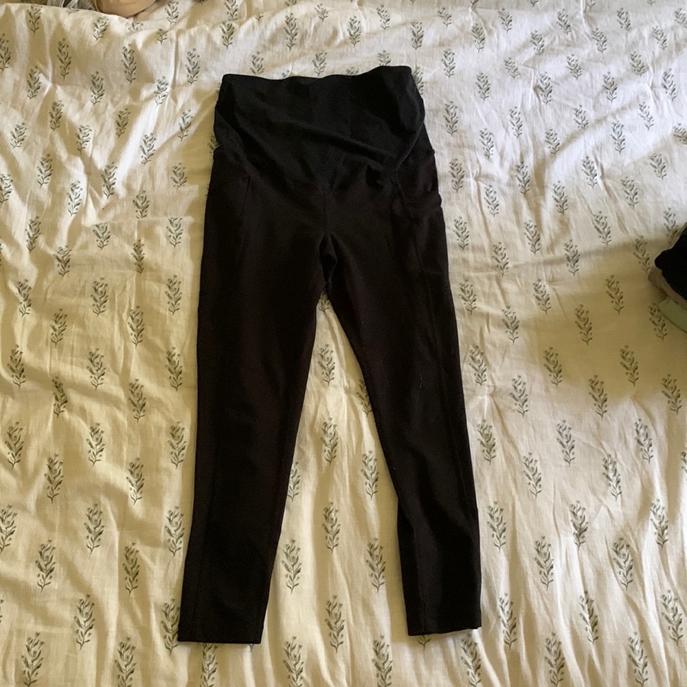 Z by Zella Maternity Capri length leggings